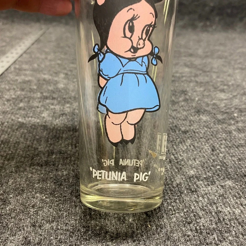 Vintage 1973 Pepsi Collector Series Petunia Pig Looney Tunes Glass Tumbler 16oz